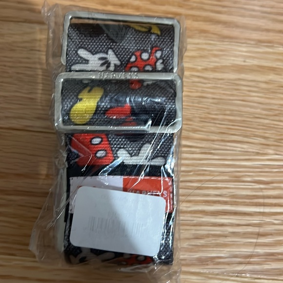 Mickey print on grey Harvey’s click and carry strap NWT - Picture 3 of 3